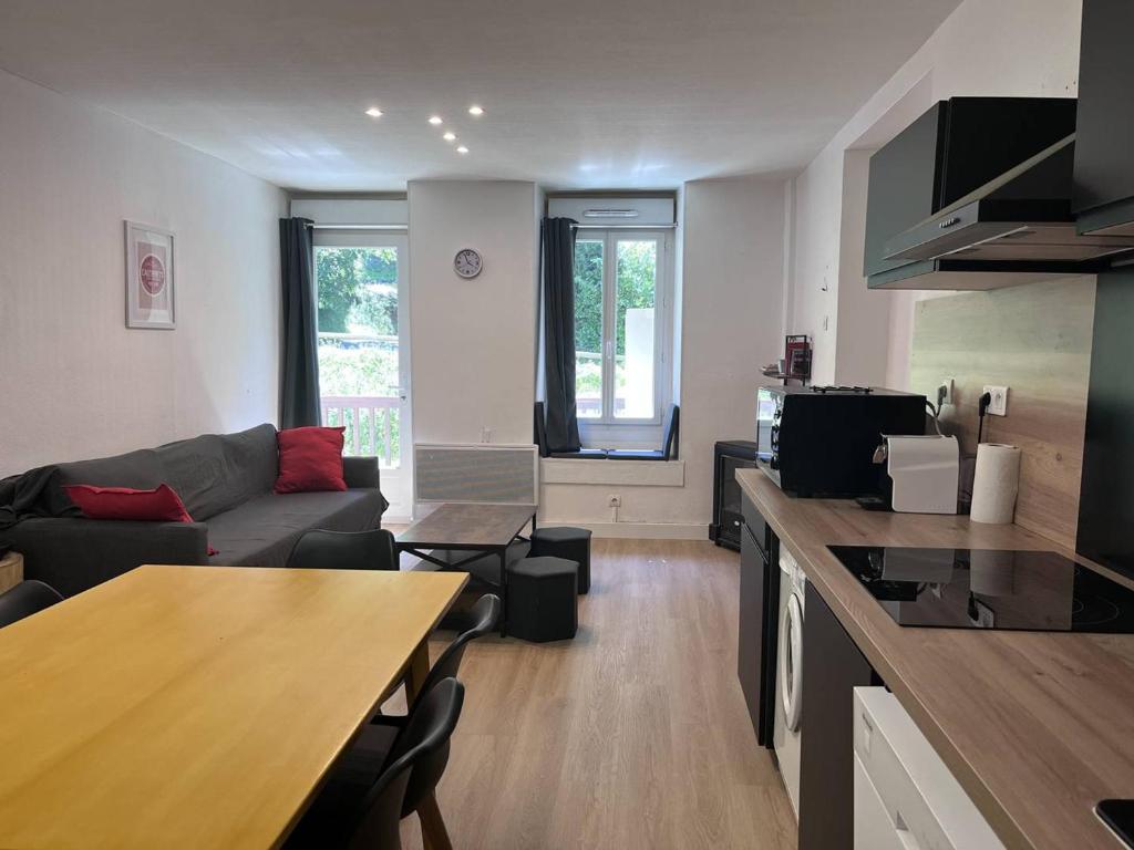 Rénové, balcon, centre Cauterets - FR-1-812-140, Cauterets