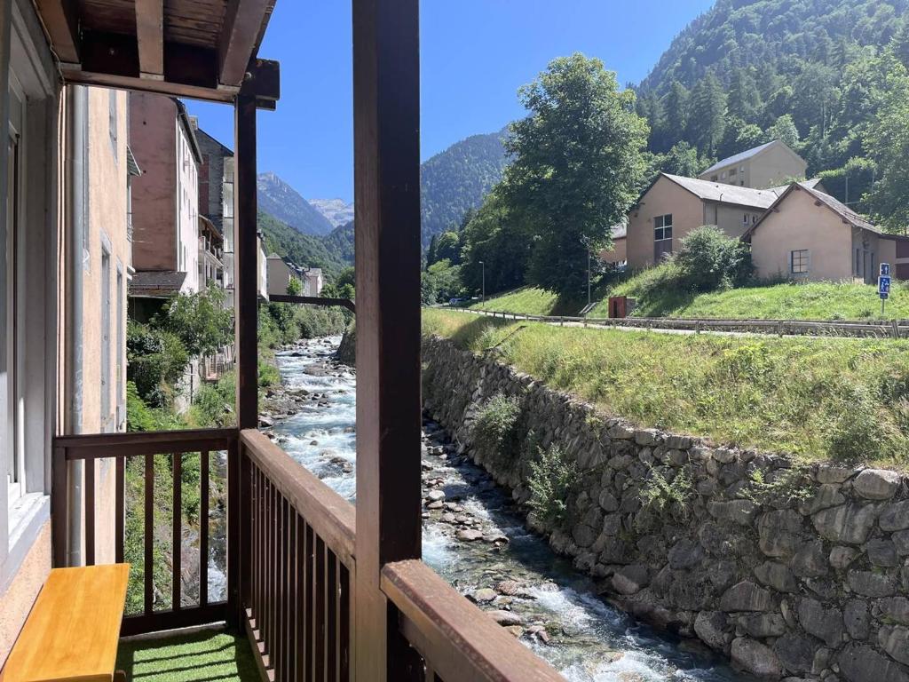 Rénové, balcon, centre Cauterets - FR-1-812-140 - 3