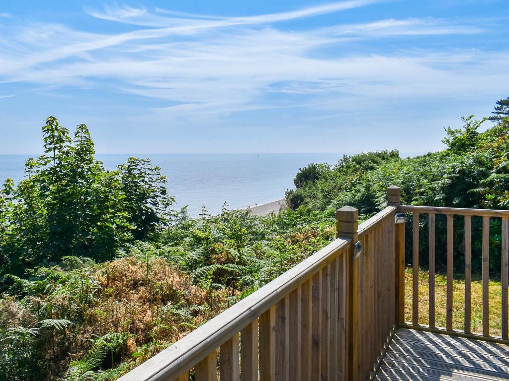 Seaview Two - Uk50166, Corton