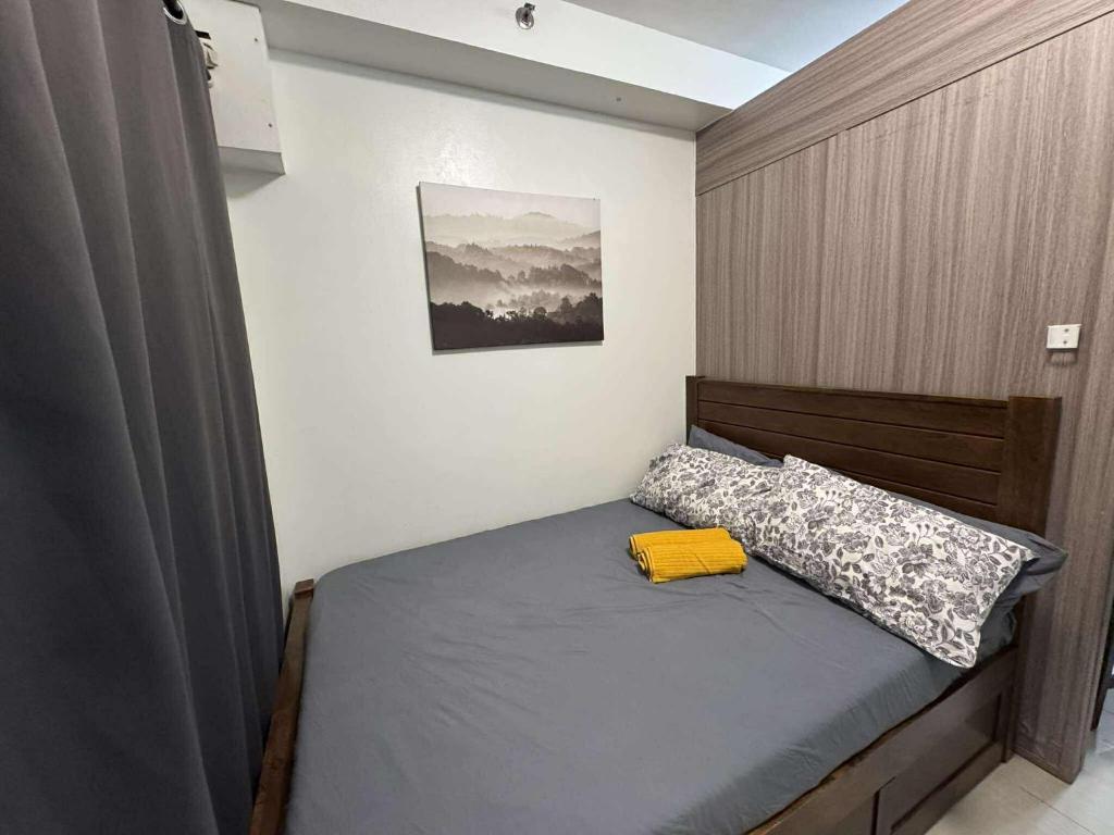 Entire 1 BR condo unit with balcony at MOA complex, Manille
