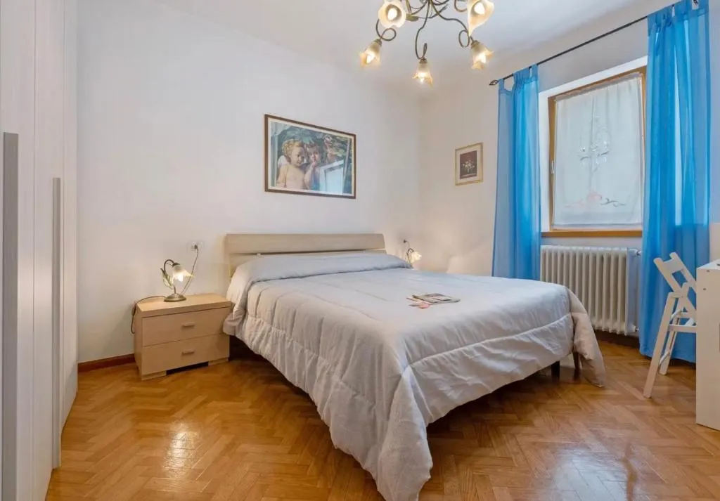 Camera Meridiana, hotel v destinaci Roncone
