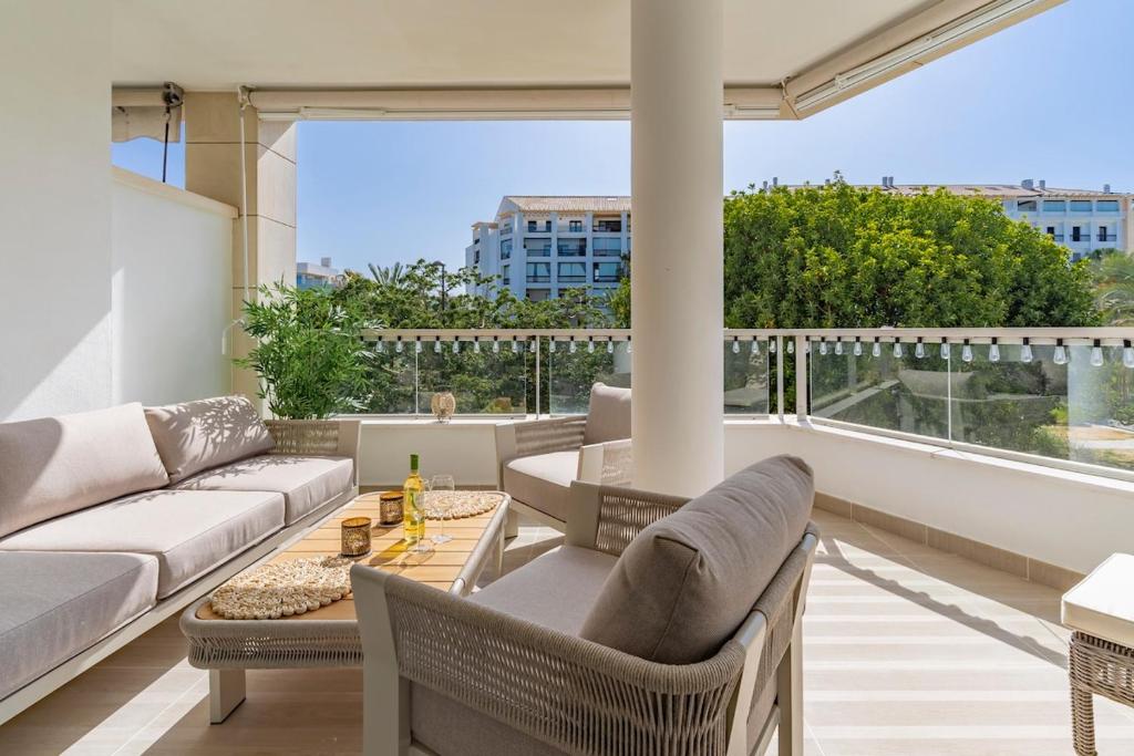 Modern 2 bed apt in Marbella-San Pedro, Marbella