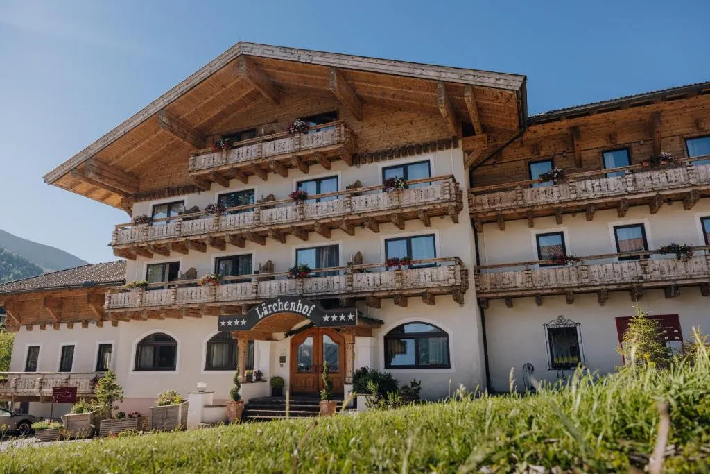 Hotel Lärchenhof, hotel in Katschberghöhe