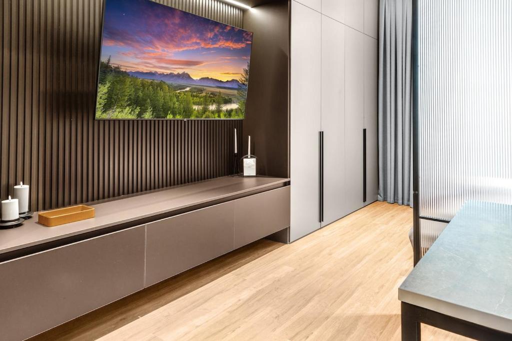 Sky-High Luxury Apt Nest One Panoramic City Views, Tashkent