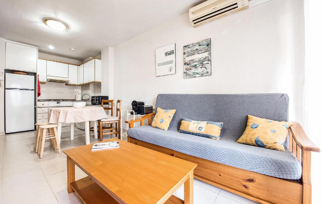 Beautiful Apartment In Canet De Berenguer - 5