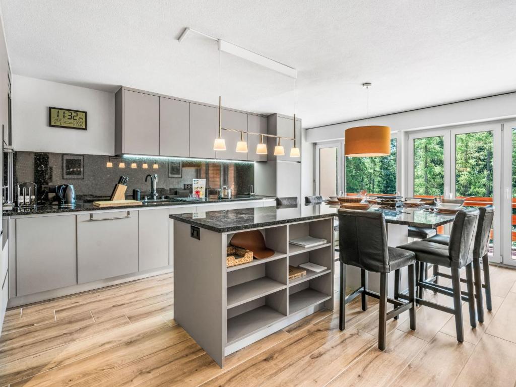 Apartment Reseda 3-23 by Interhome - 2