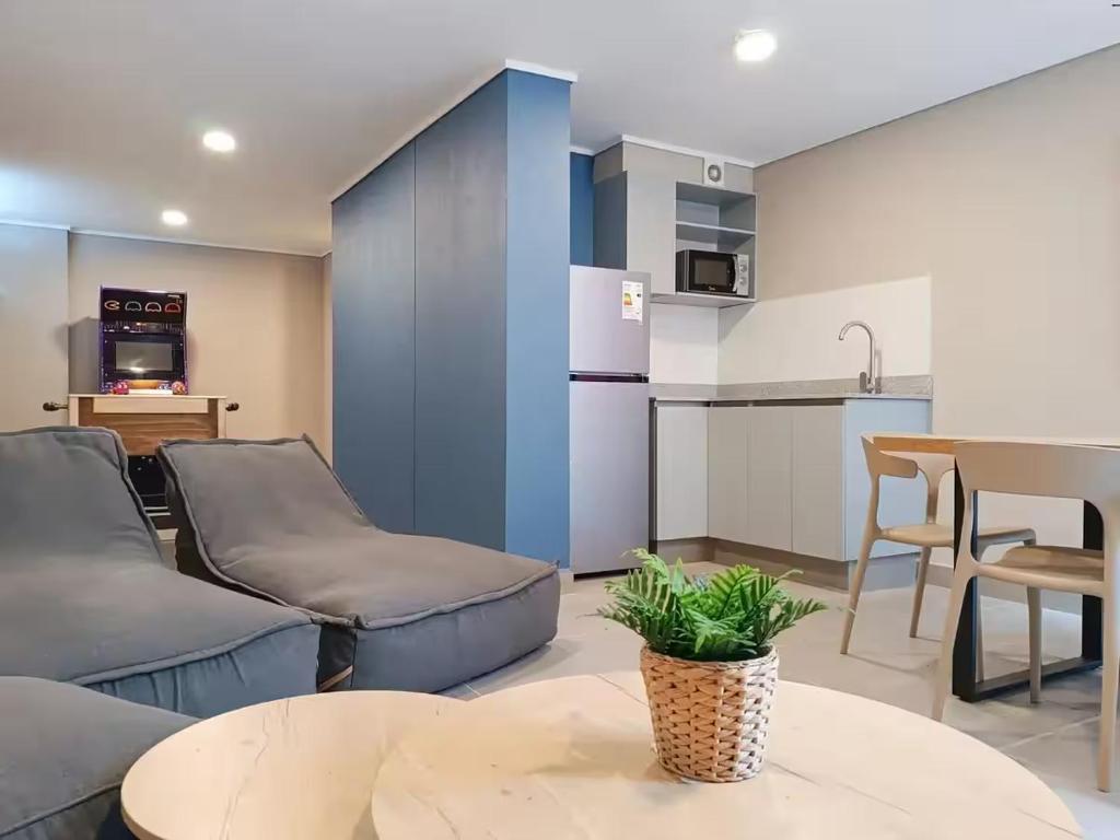 Moderno y Cómodo Departamento en Pleno Centro - 1