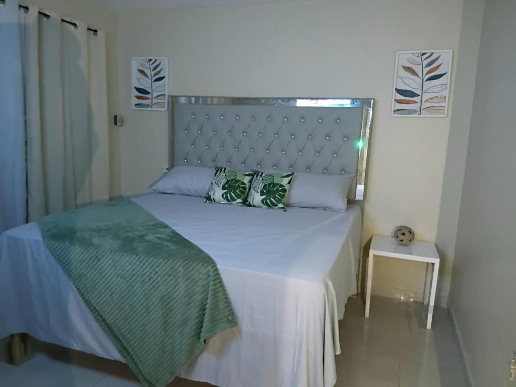 Carib Waves, Ocho Rios