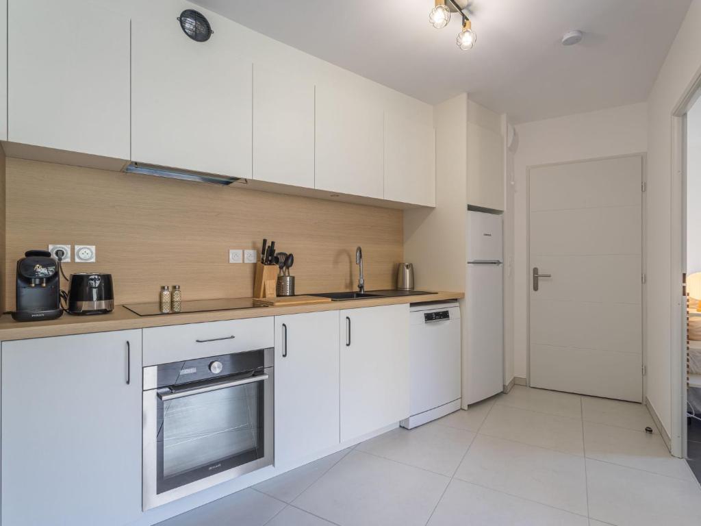 Apartment 151 Bay Street-1 by Interhome - 3
