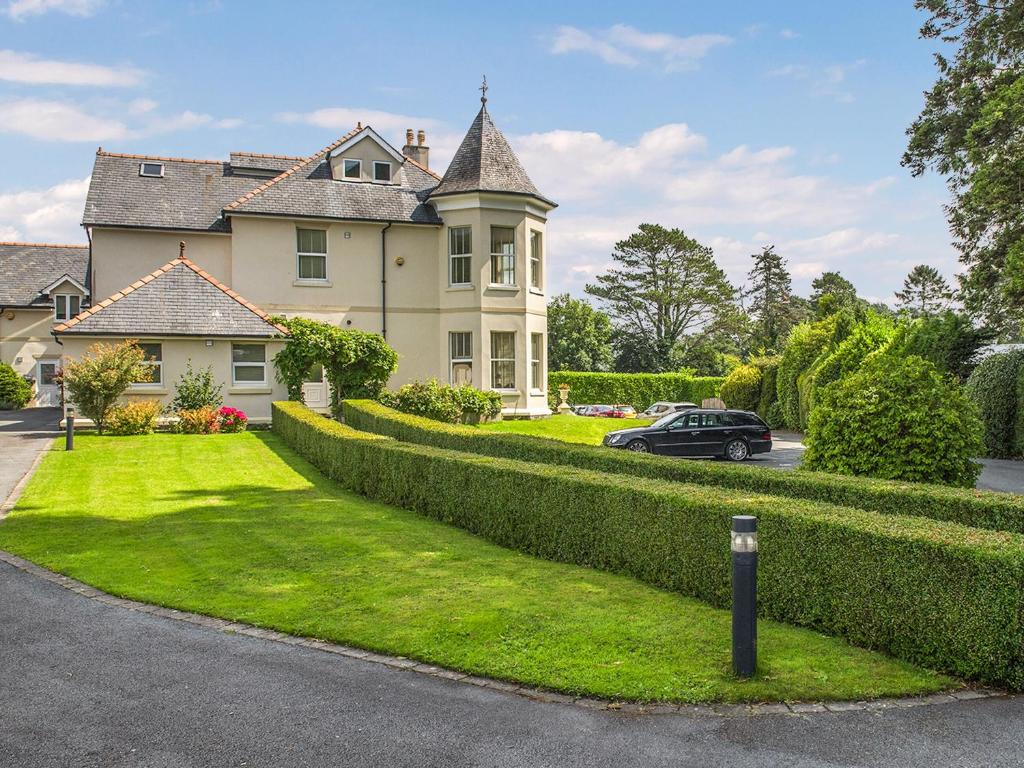 Number Three, Trefriw