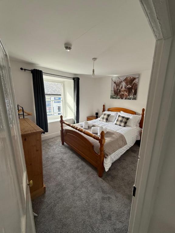 Large 1 Bed flat, Camelford