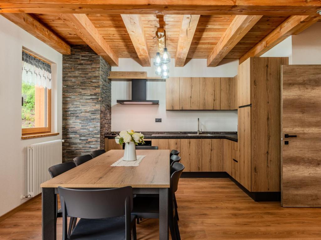 Apartment Larice Quadrilocale by Interhome - 2