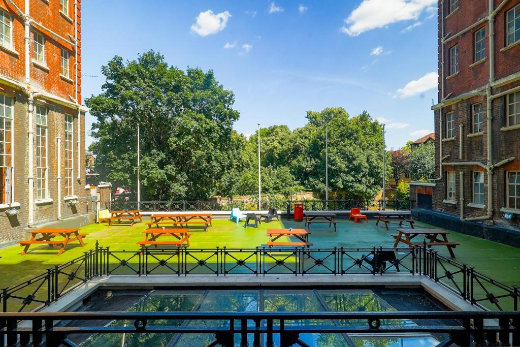 RestUp London Hostel