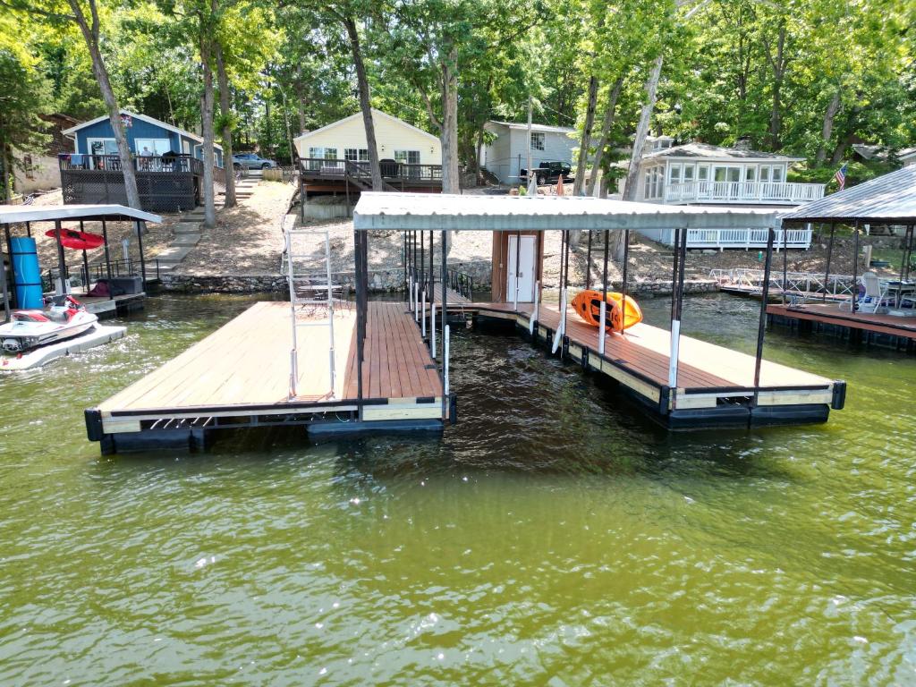 Slice Of Paradise, Gravois Mills