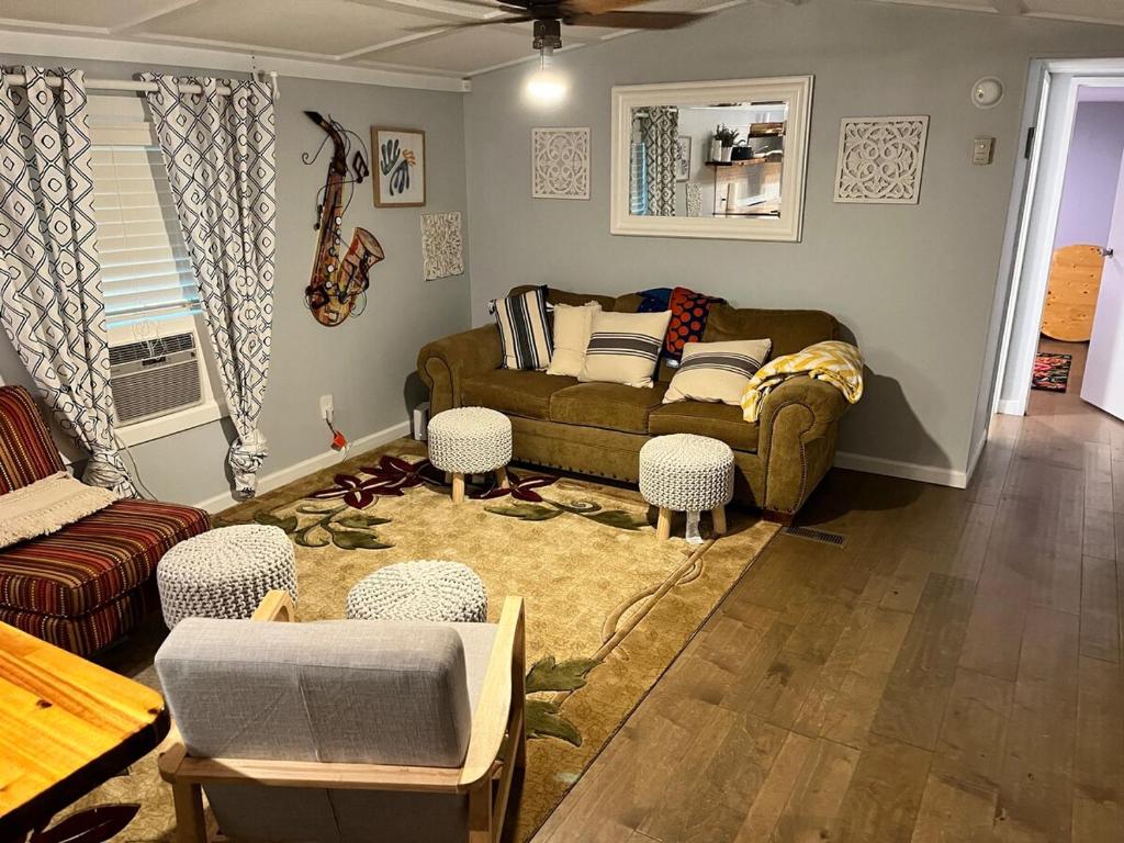 Private 40 Acre Tranquility in the City, Charlotte