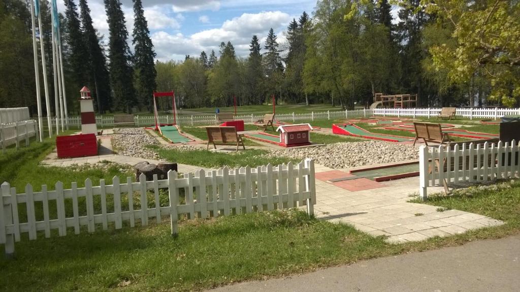 Mini golf course