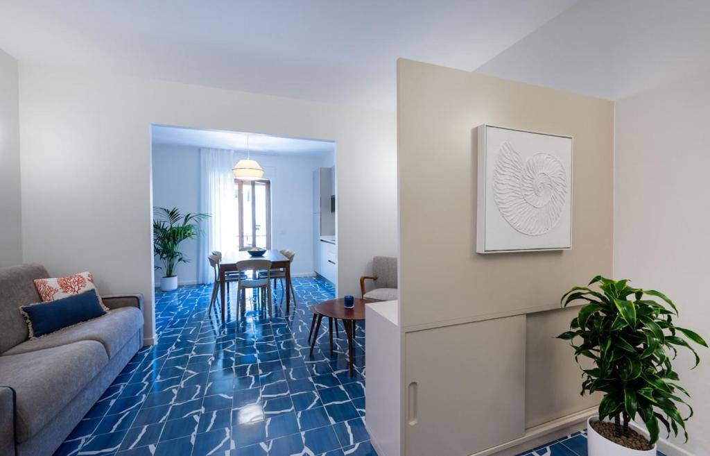 Elegant & Modern 4Bedroom Home in Central Sorrento - 5