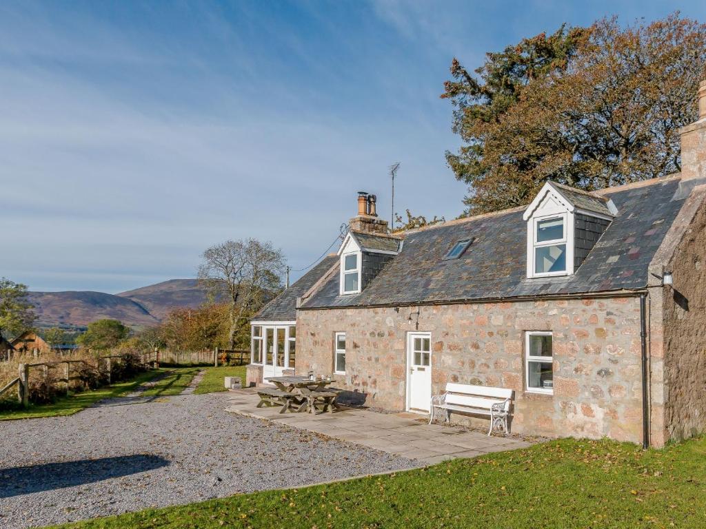 3 Bed in The Cairngorms 53150, Dinnet