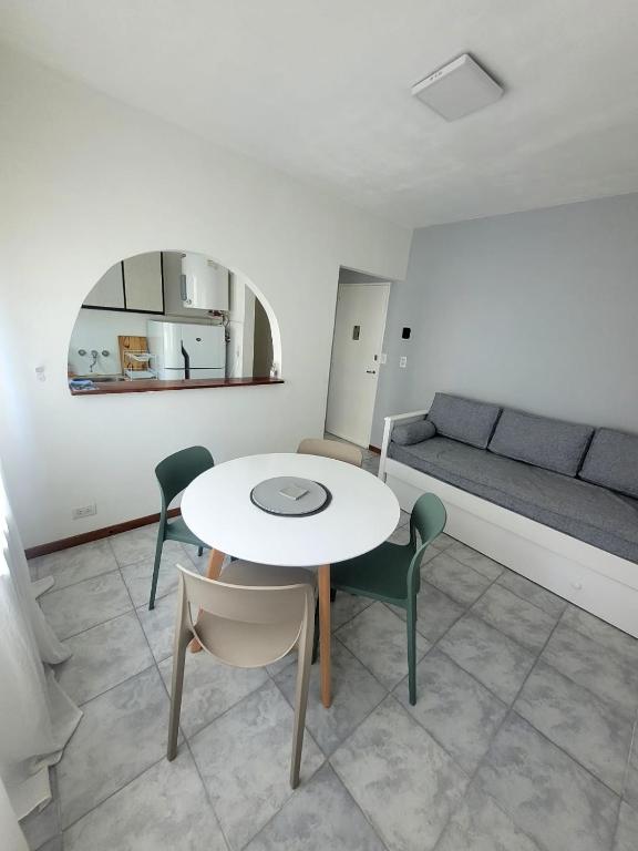 Check and Home - Olavarria - 4 Huéspedes Moderno en Zona Güemes - 4