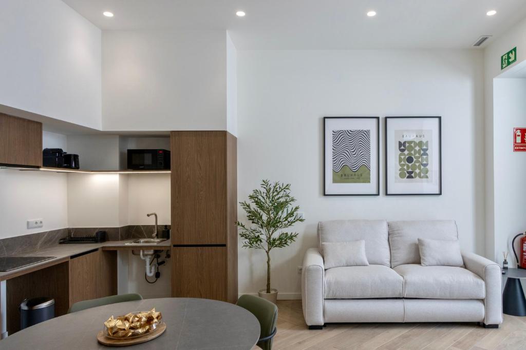 Boutique Room - One Tower - 3