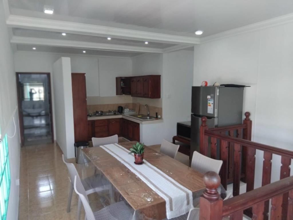 Le Maho AHAVAH, Trou dʼ Eau Douce