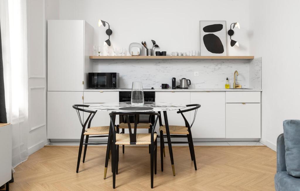 Newly Renovated Apartment with Balcony, AC, Fiber internet