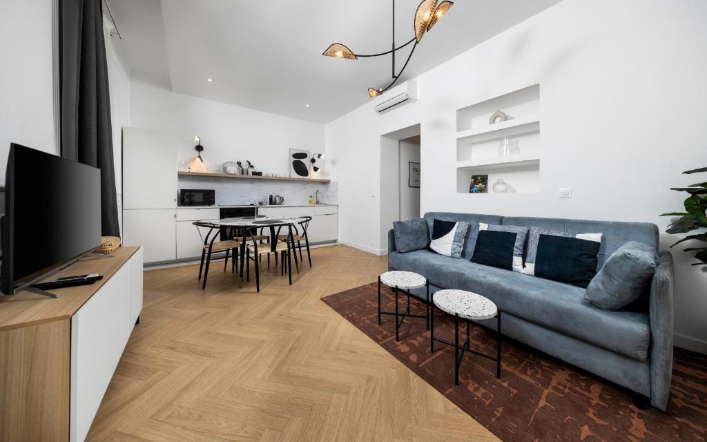 Newly Renovated Apartment with Balcony, AC, Fiber internet - 2
