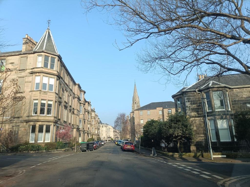 this property is no nolonger available for booking, Edinburgh