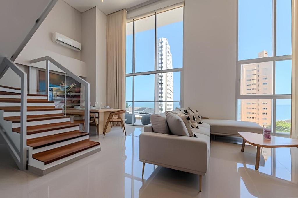 Doble altura y lujoso apto vista al mar - 3