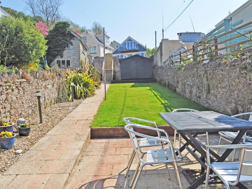 3 Bed in Brixham BX001, Brixham