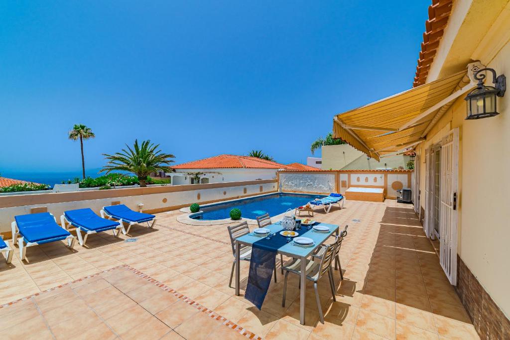 Angel's Poolside Villa - 2