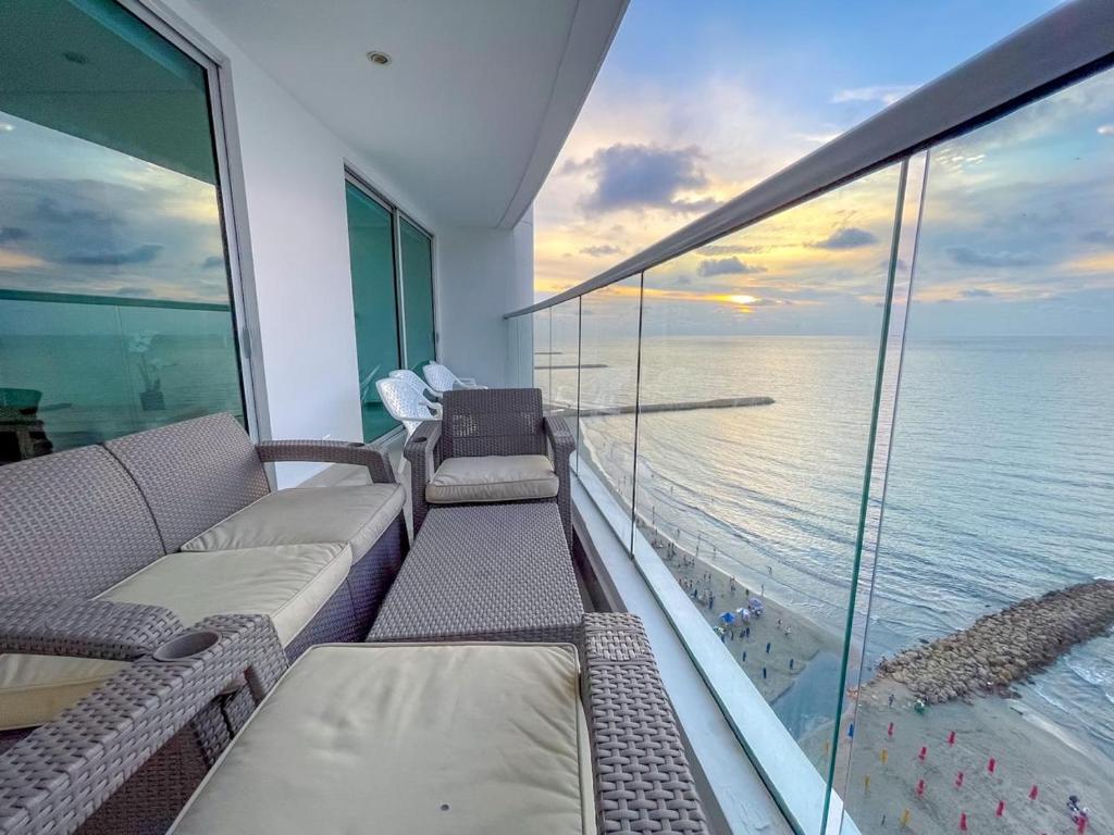 Amanecer frente al mar azul - Descanso 16 - 5