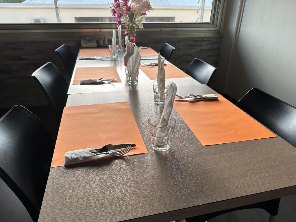 โรงแรมเลอ ปารีส (Hotel Le Paris)