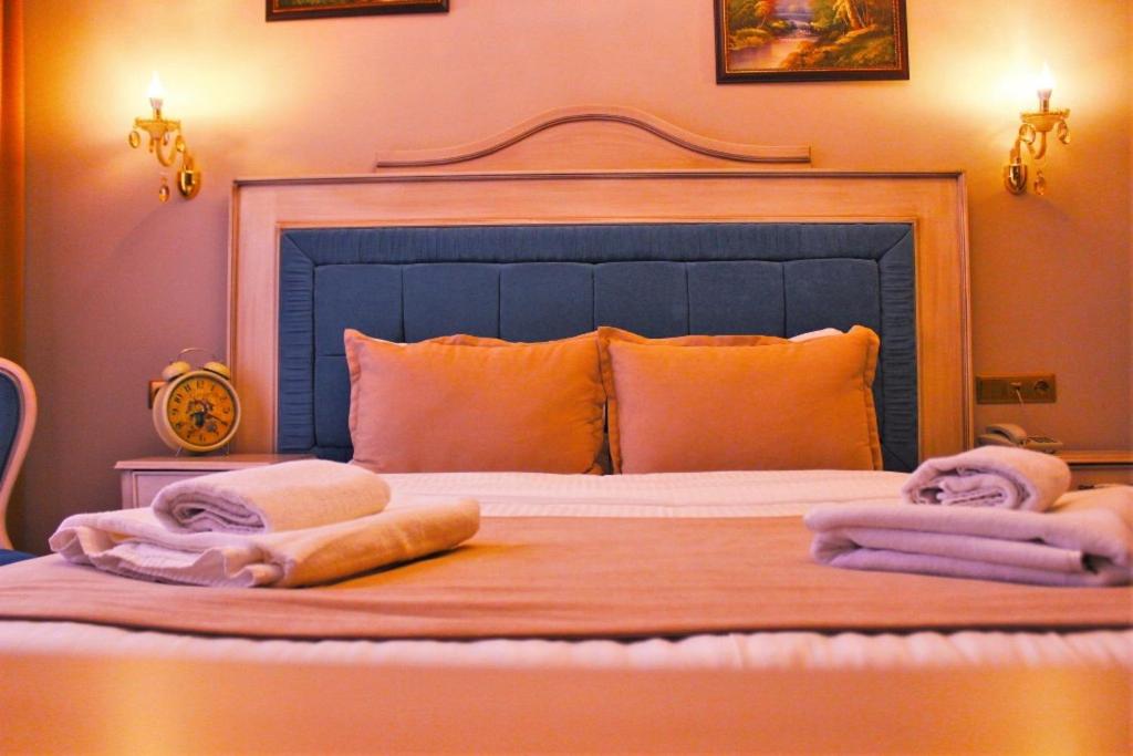Vendome Hotel photo