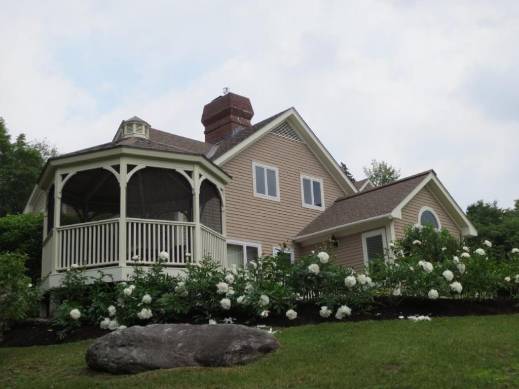 Mountain Falls, Stowe