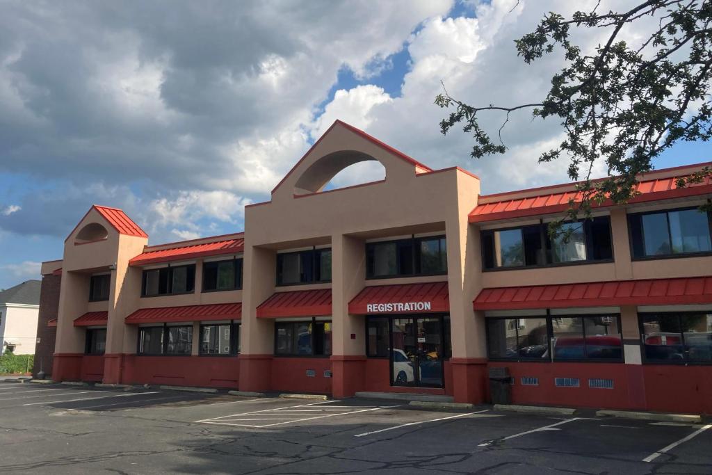 Howard Johnson by Wyndham Malden Boston Area, Malden