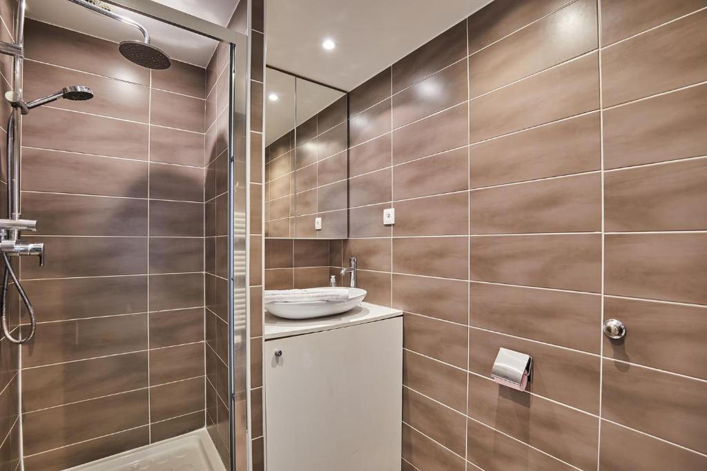 Modern Suite Champs Elysées Trocadero by SP - 4