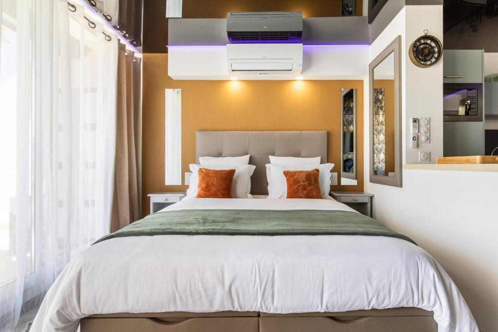 Helioamour Renovated apartment with terrace in Héliopolis Naturist Village - 3