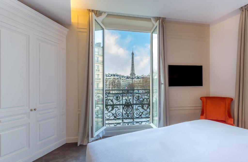 Guestroom, Hotel La Comtesse in Paris