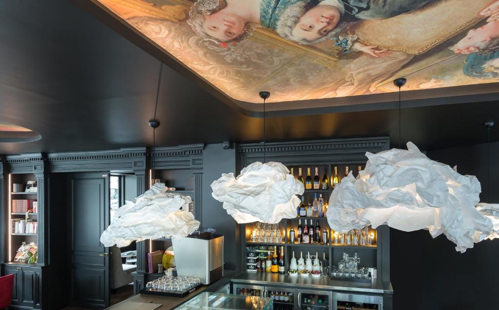 Paris Hotel La Comtesse Additional