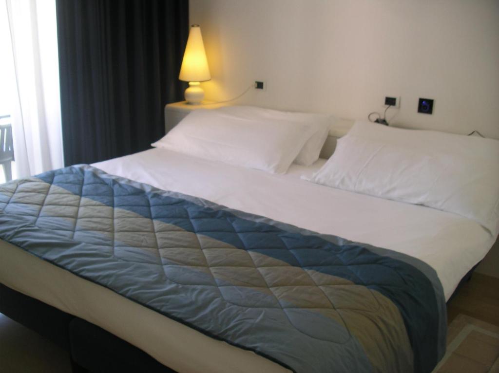 Hotel Luxor photo