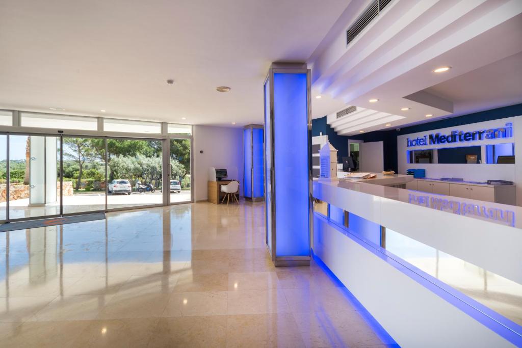 Globales Mediterrani — Hotel building in Cala Blanca, Balearic Islands