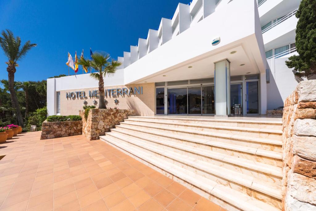 Globales Mediterrani — Hotel building in Cala Blanca, Balearic Islands