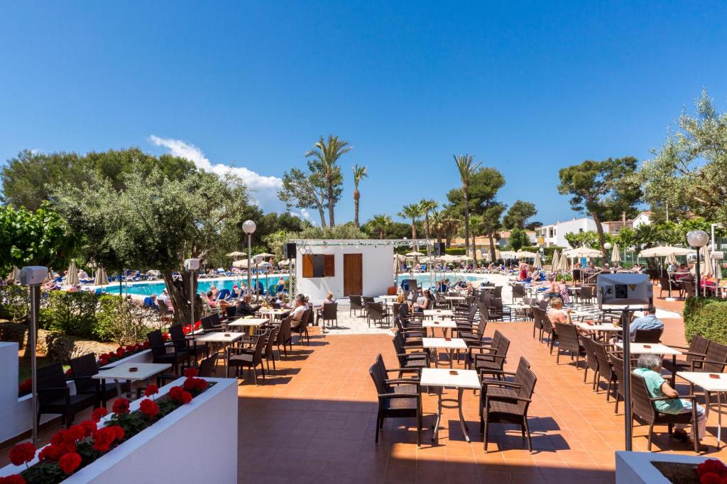 Globales Mediterrani — Restaurant & bars in Cala Blanca, Balearic Islands