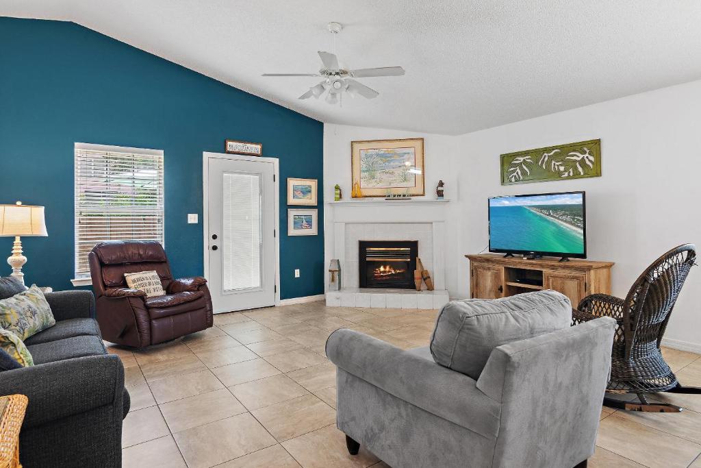 Fins to the Right, Destin