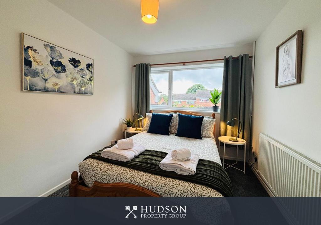 Dudley Apartment with Parking, Sedgley