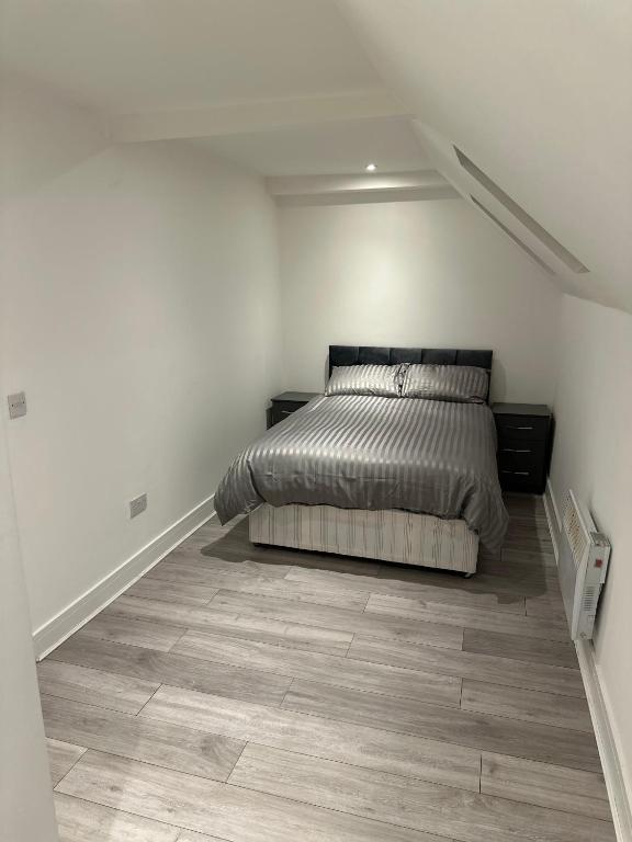 Flat 10 - Epsom High Street, Epsom