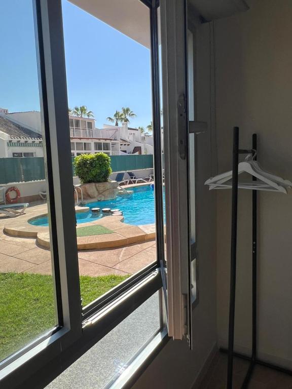 Apartahotel La Rotonda Cabo Roig Orihuela Costa Near the Beach and Leisure Area - 4