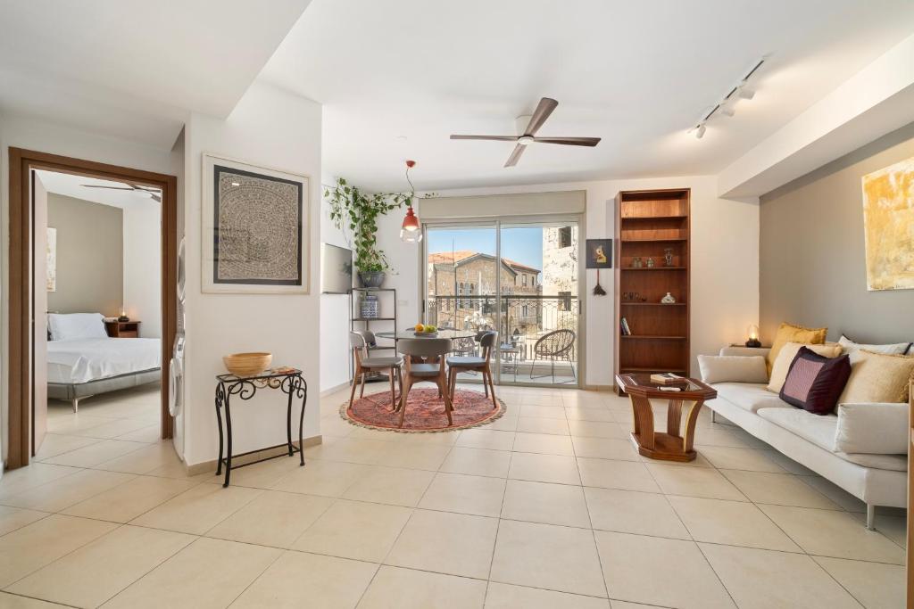 Amazing Jaffa Complex with Parking by TLV2RENT, Tel Aviv