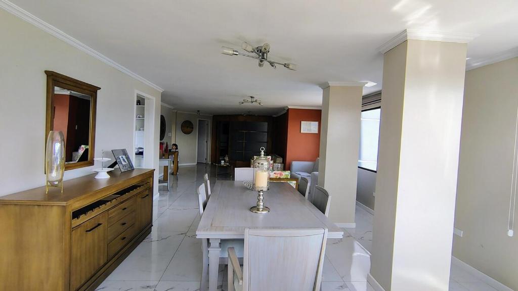 Apartment in Eloy Alfaro - 4
